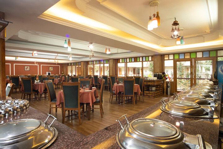 Dining 44 of 78