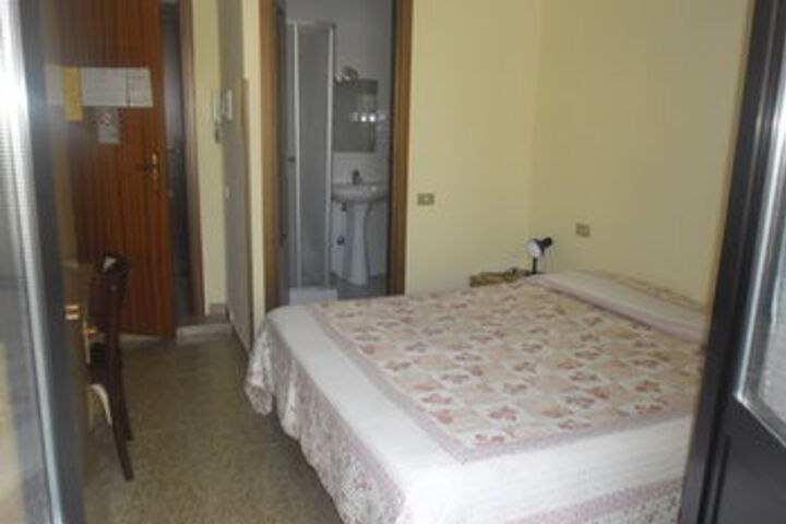 Room 42 of 62