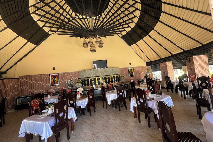 Dining 23 of 40