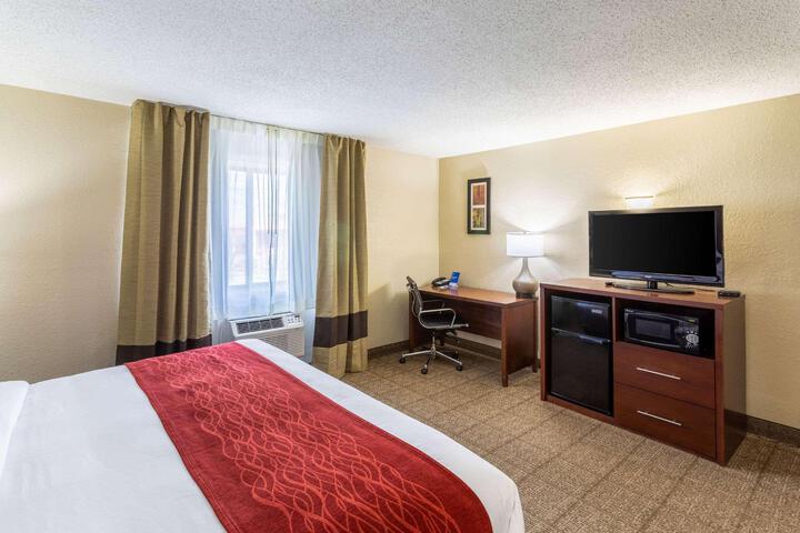 1 King Bed (3 of 13)