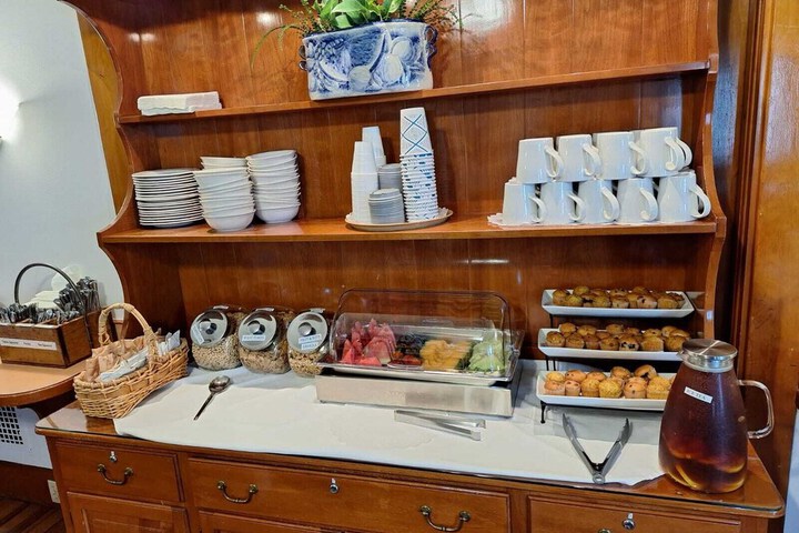 Breakfast/Coffee Service 81 of 101