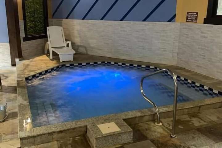 Hotel with Pool