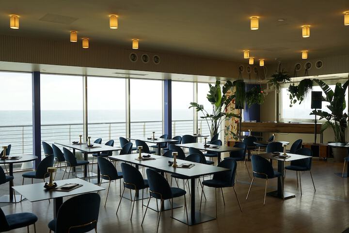 Dining 45 of 64