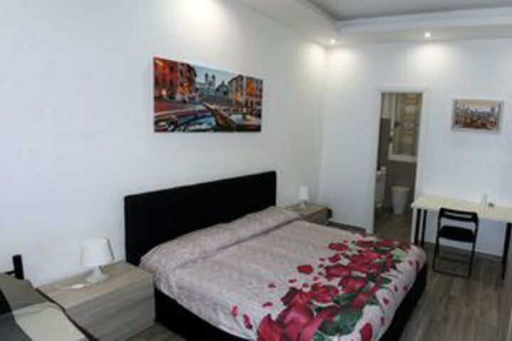 Room 6 of 13