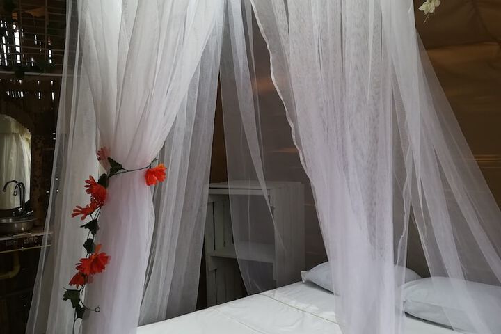 Room 6 of 23