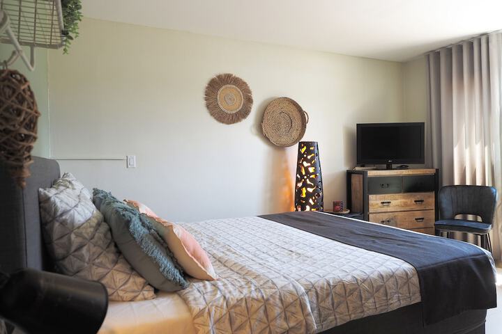 Room 3 of 88