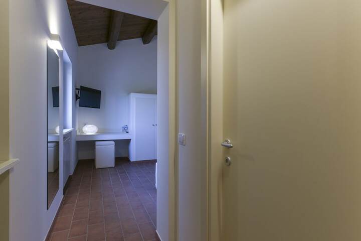 Room 40 of 95