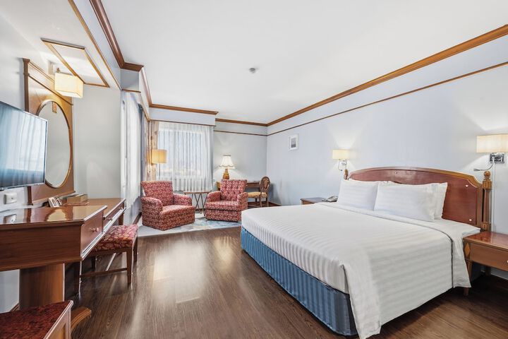 Room 6 of 66