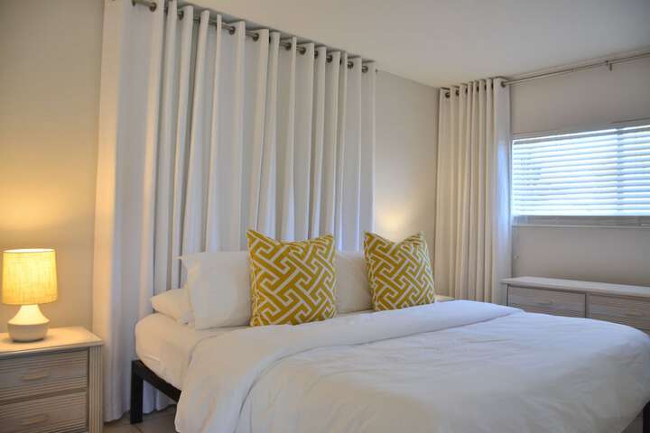 Room 4 of 236