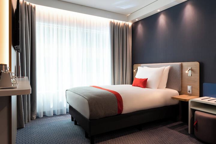 Room 20 of 80
