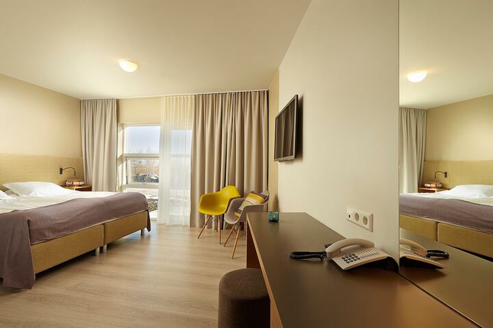 Room 5 of 91