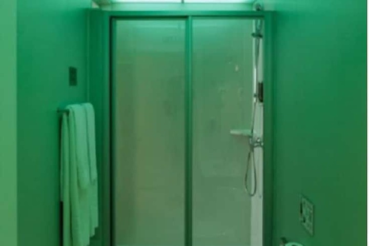 Room 82 of 100