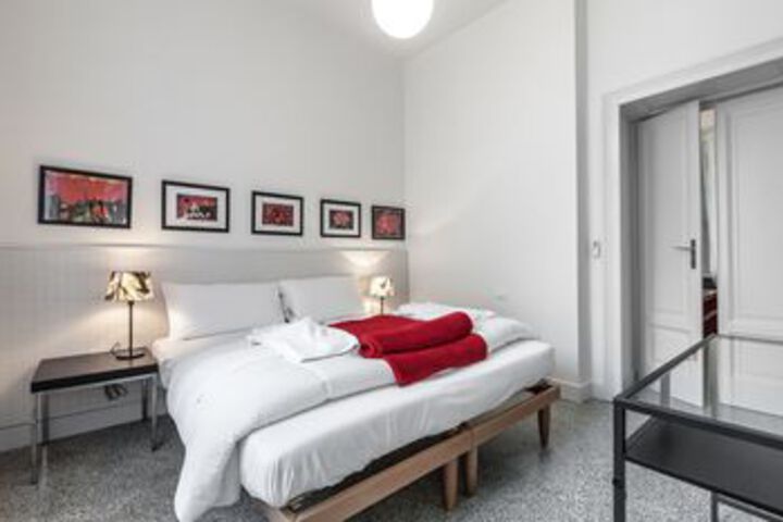 Room 13 of 38