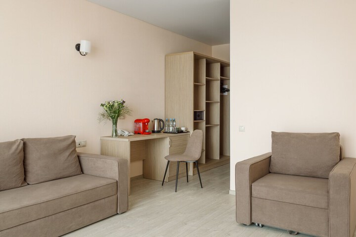 Room 9 of 19