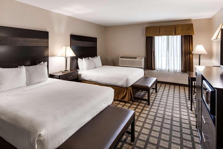 2 Queen Beds Annex Building Exterior Entrance No Elevator Accessible Microwave and Refrigerator WiFi Full Breakfast (5 of 15)