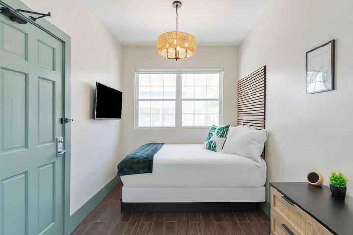 Room 6 of 75