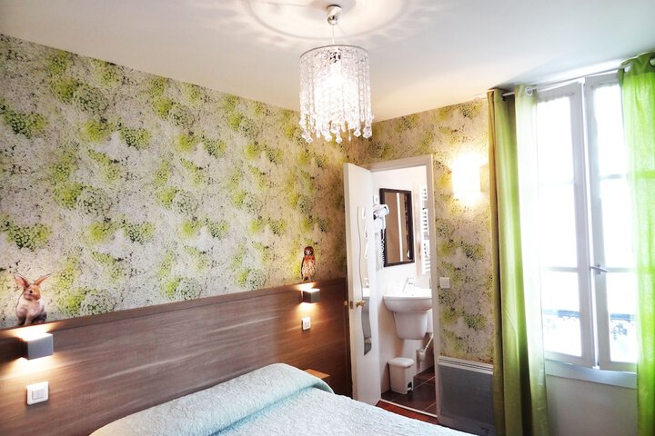 Room 6 of 47
