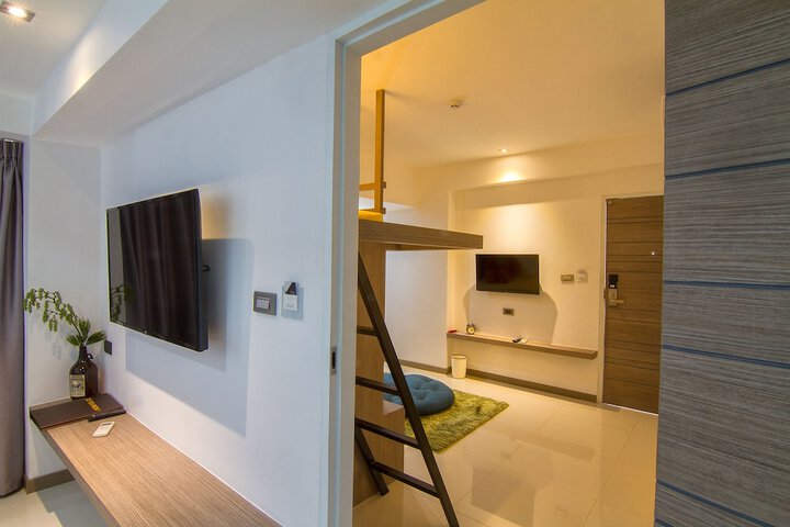 Room 34 of 90