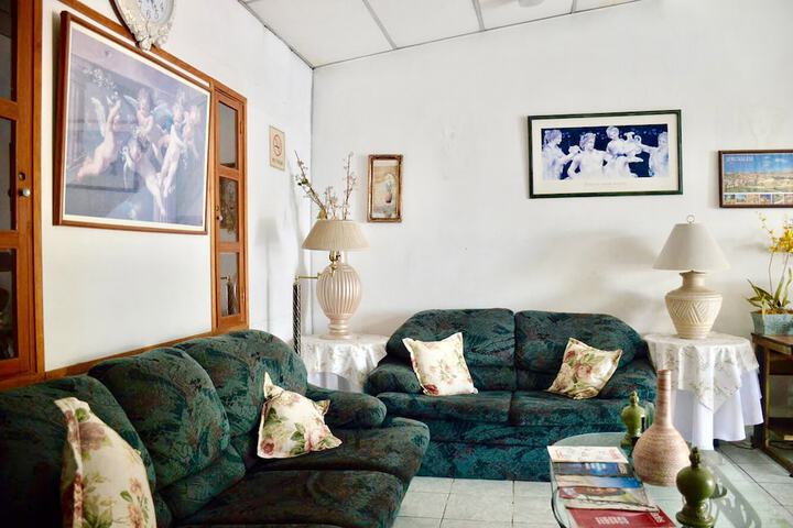Room 27 of 80