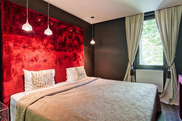 Room 50 of 74