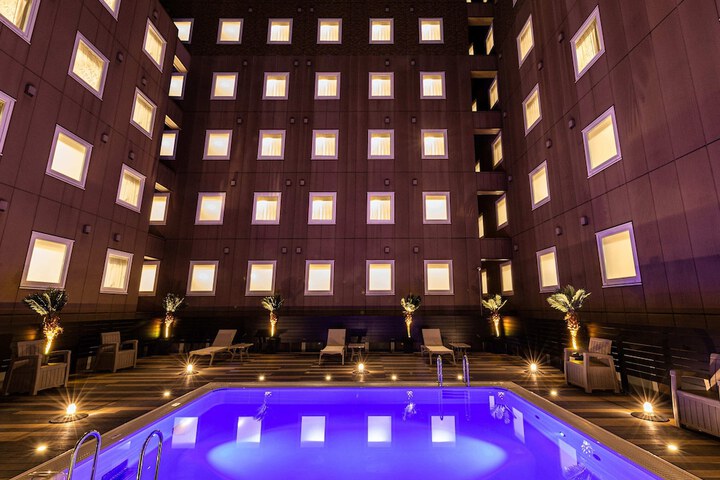 Hotel Pool