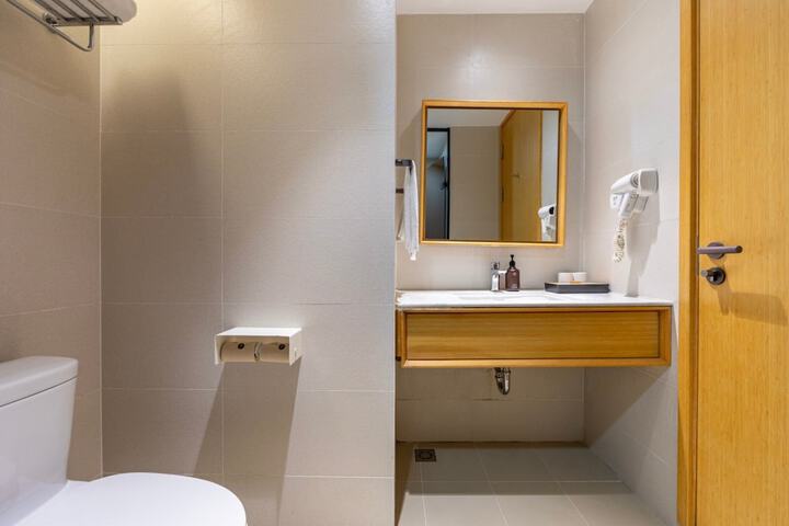 Room 10 of 51