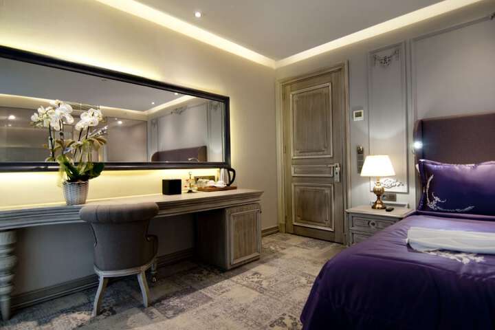Room 13 of 54