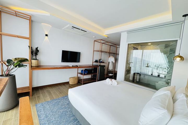 Room 43 of 336