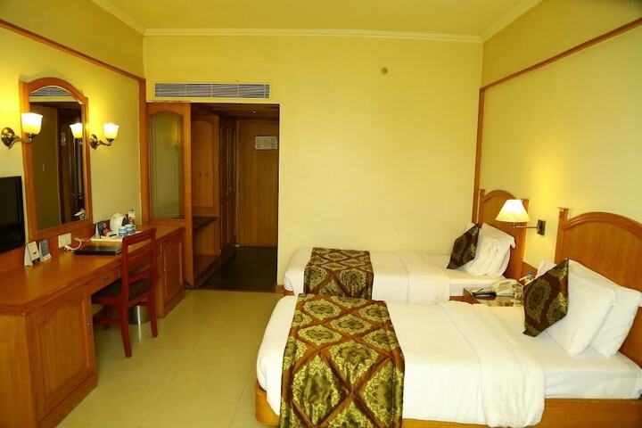 Room 7 of 18