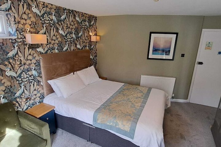 Room 12 of 40