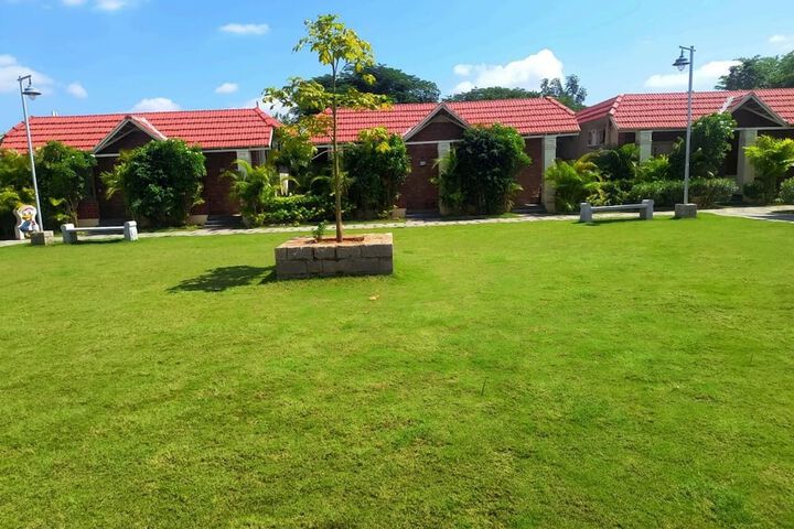 Property Grounds 19 of 27