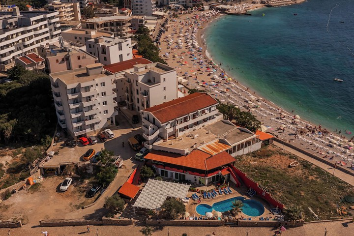 Hotel 53 of 62