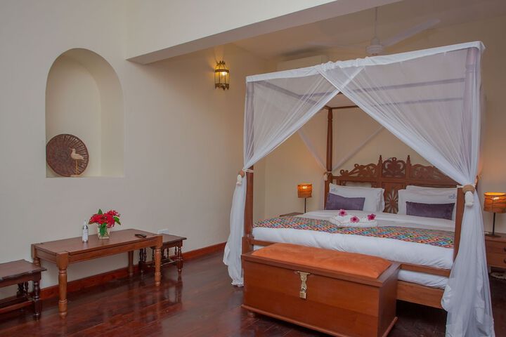 Room 4 of 82