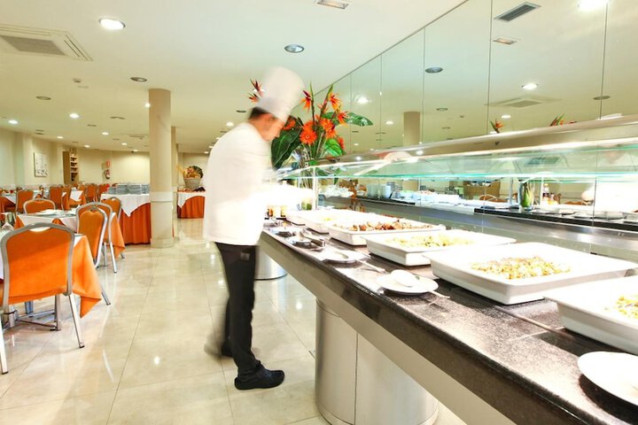 Dining 16 of 37