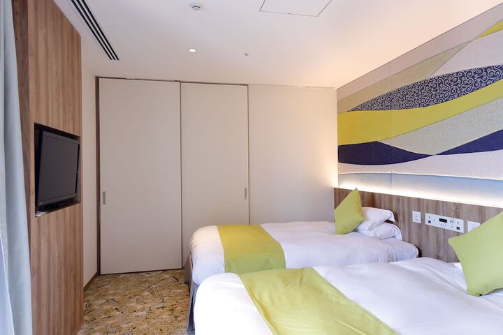 Room 12 of 101