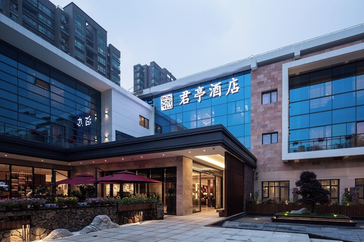 Hotel 105 of 111