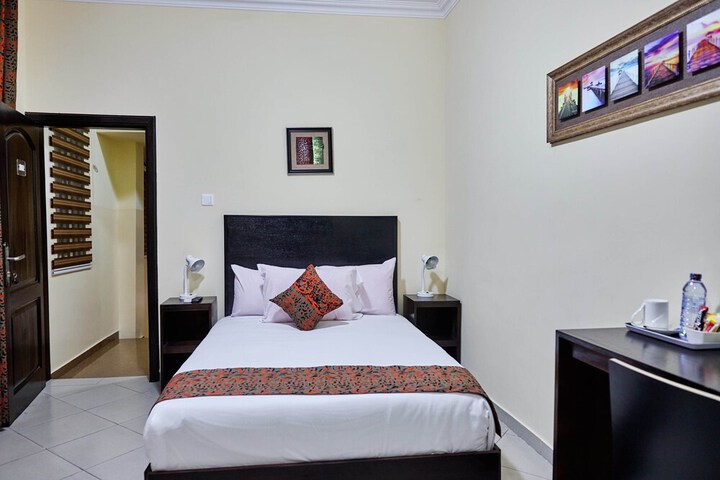 Room 5 of 33