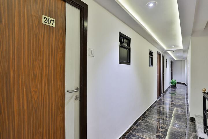 Ballroom/Hall 29 of 32