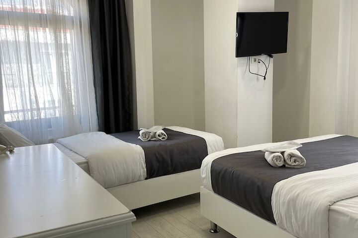 Room 10 of 42