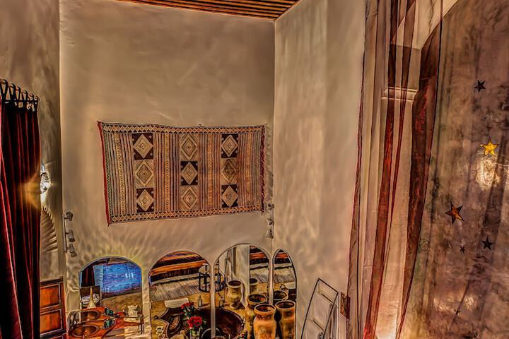 Room 6 of 42