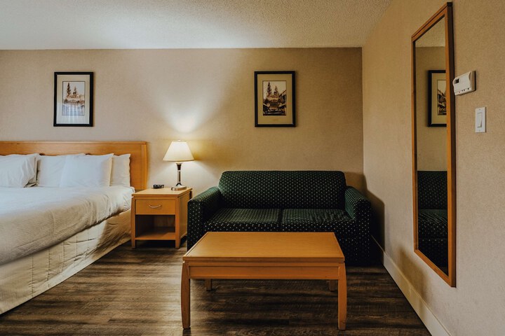 Room 25 of 68