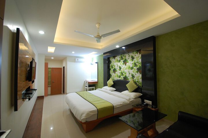 Room 5 of 20