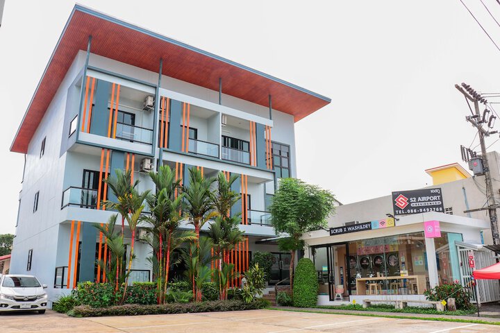 Exterior of S2 Airport Residence