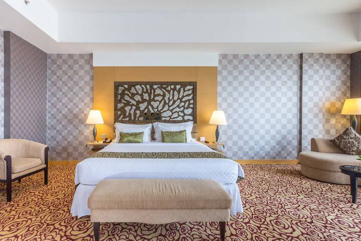 Room 10 of 96