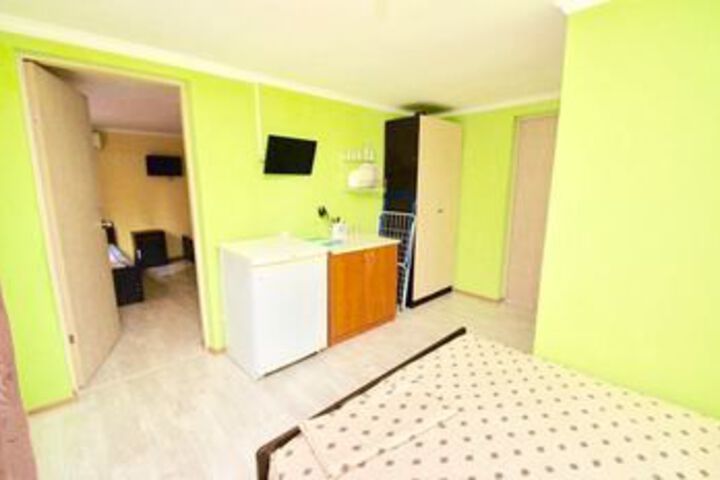 Room 13 of 36