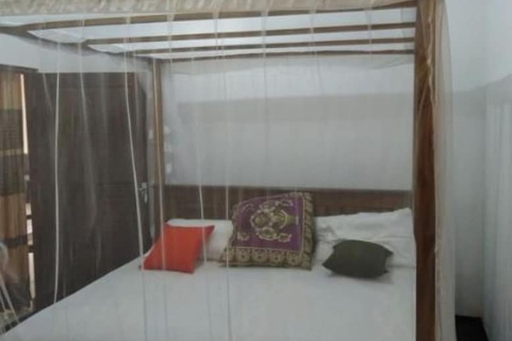Room 3 of 10
