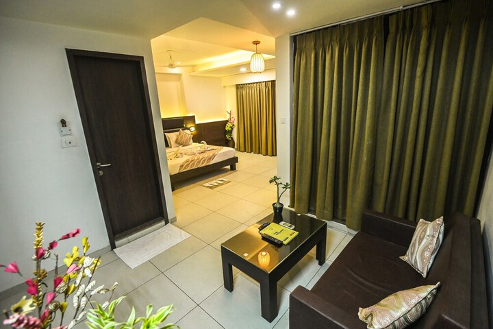 Room 16 of 36