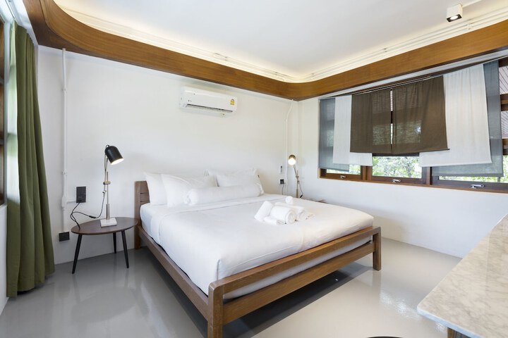 Room 51 of 219