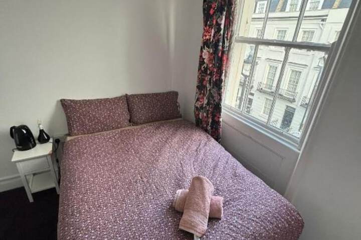 Room 2 of 18