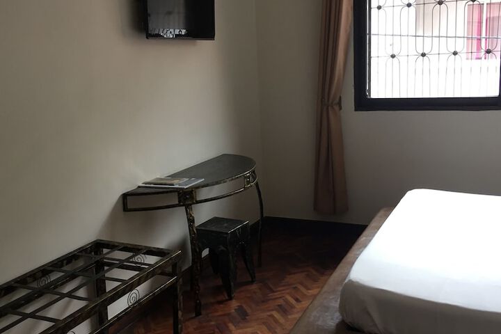 Room 17 of 19